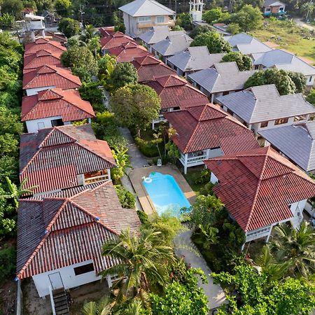 Sunrise Beach Villa Сураттхани Экстерьер фото