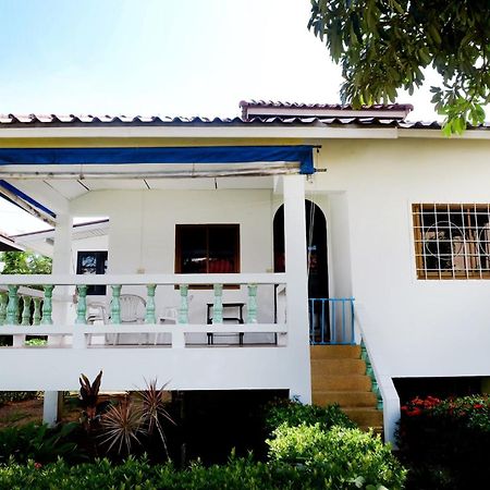 Sunrise Beach Villa Сураттхани Экстерьер фото
