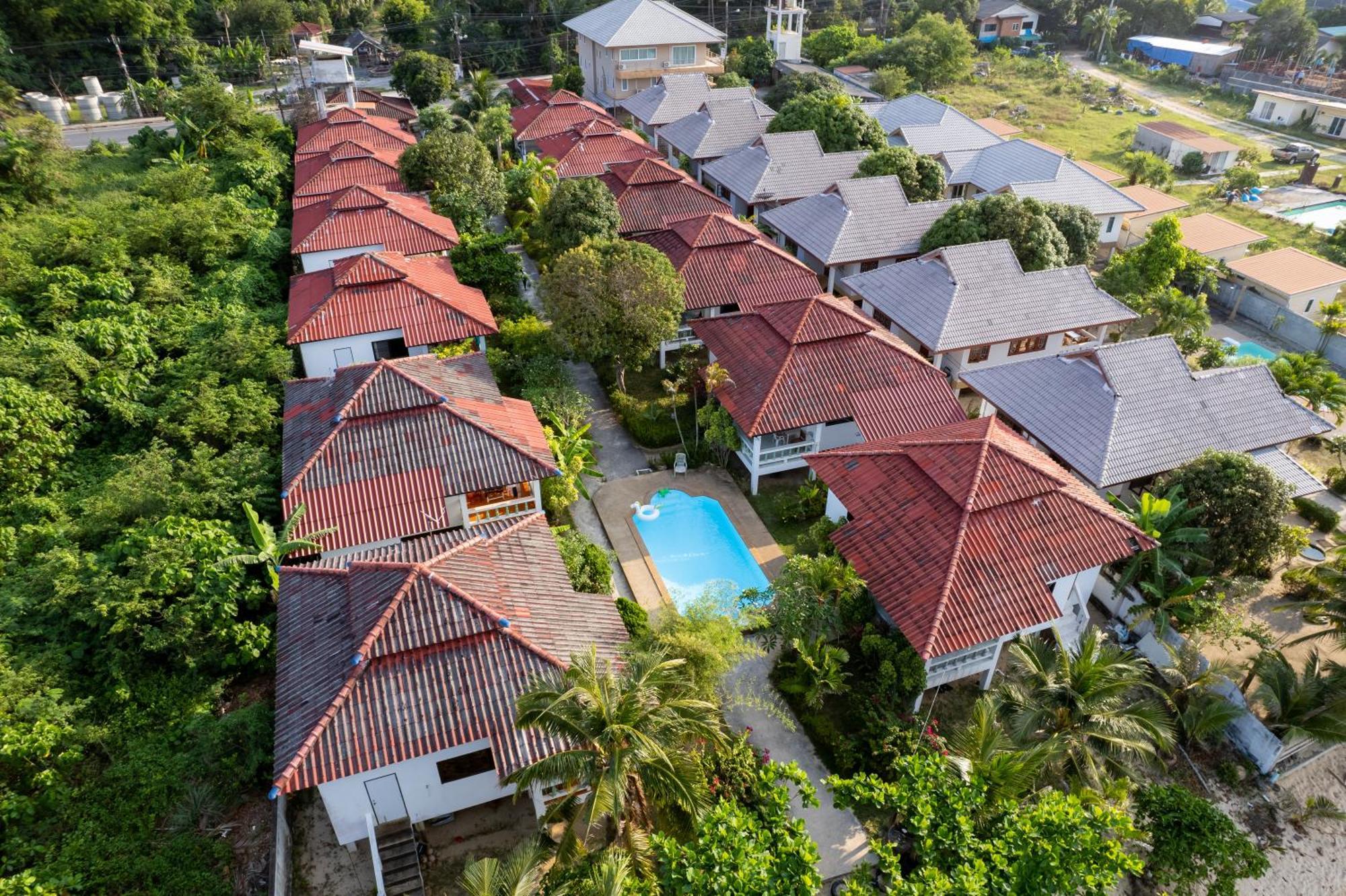 Sunrise Beach Villa Сураттхани Экстерьер фото